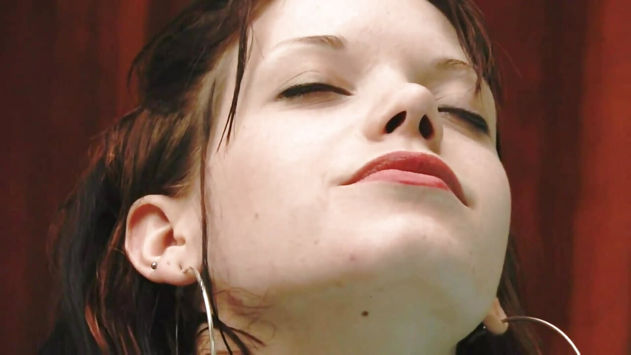 Jakoozi choot ko khush karne ke lie uski pasndida jagah hai