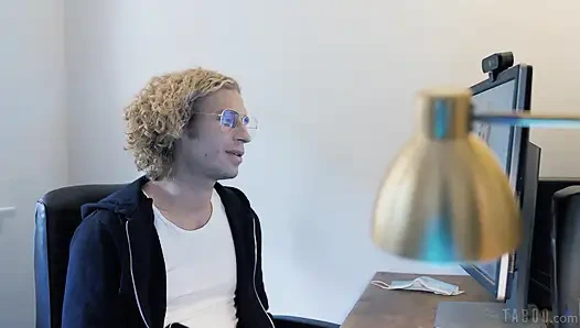 Saf tabu yalnız Michael Vegas aşkı yapay zekada buluyor Ana Foxxx