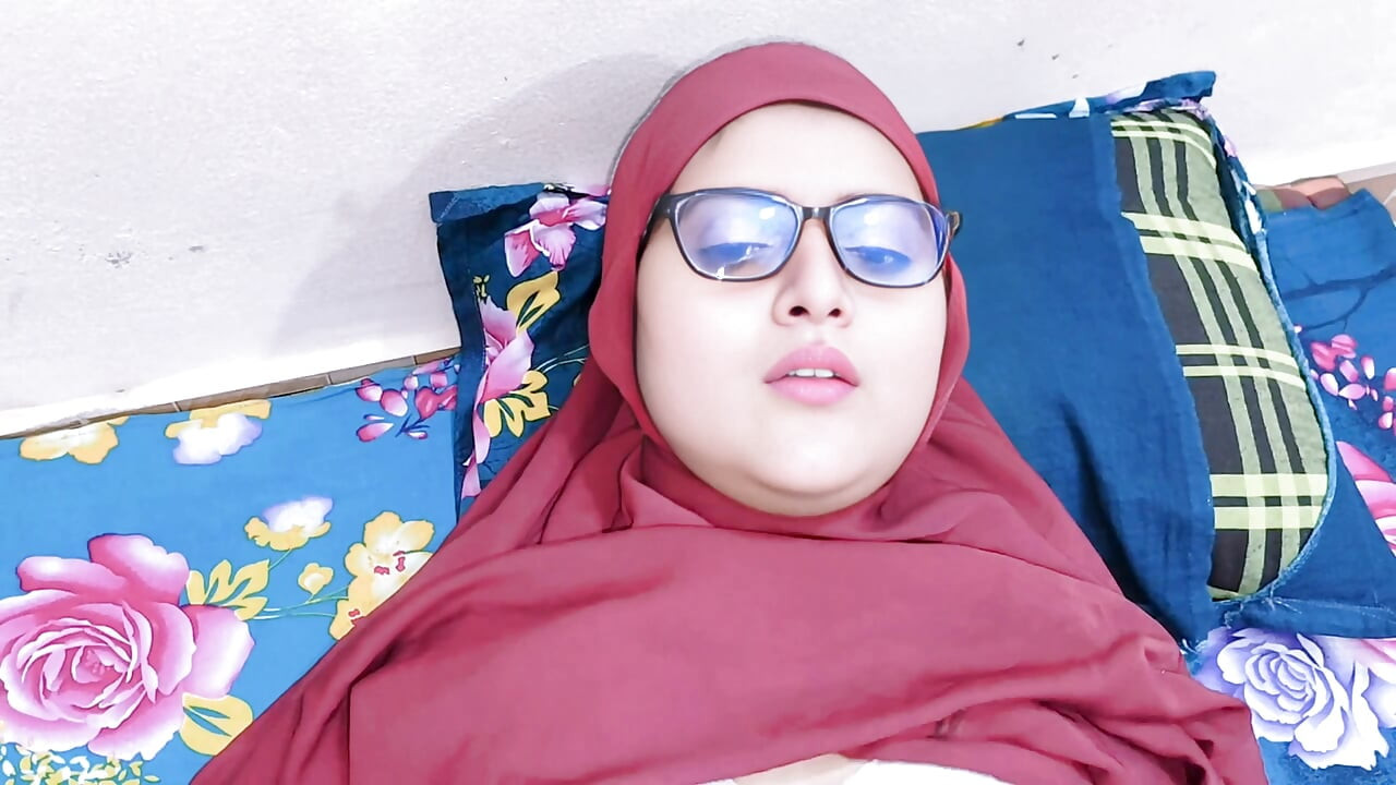 Eshita ta. Frumoasă profesoară indiancă hijabi din Bangladesh se fute tare cu un videoclip cu sex anal.