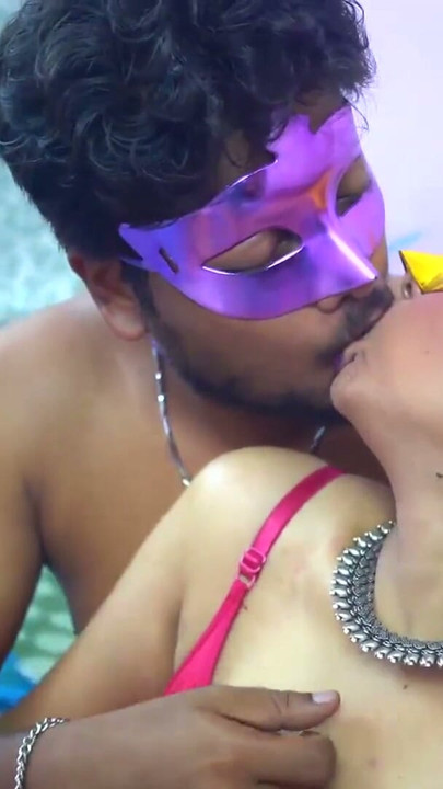 Desi Sonia Bhabhi hardcore sex with her causin | Clip 1