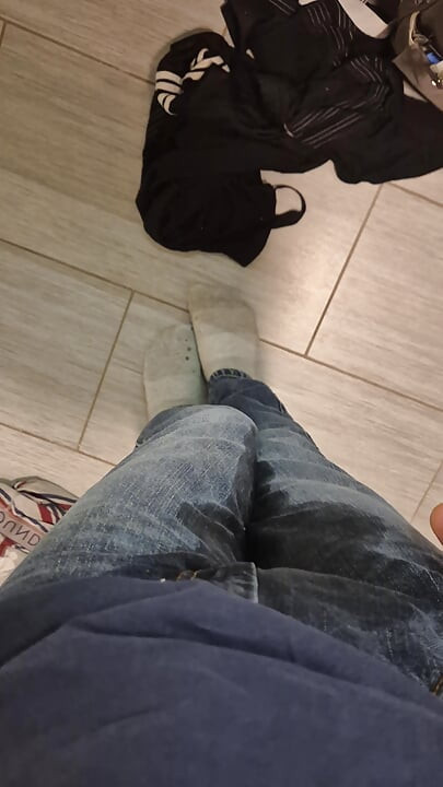 Satu Hari lagi Jeans