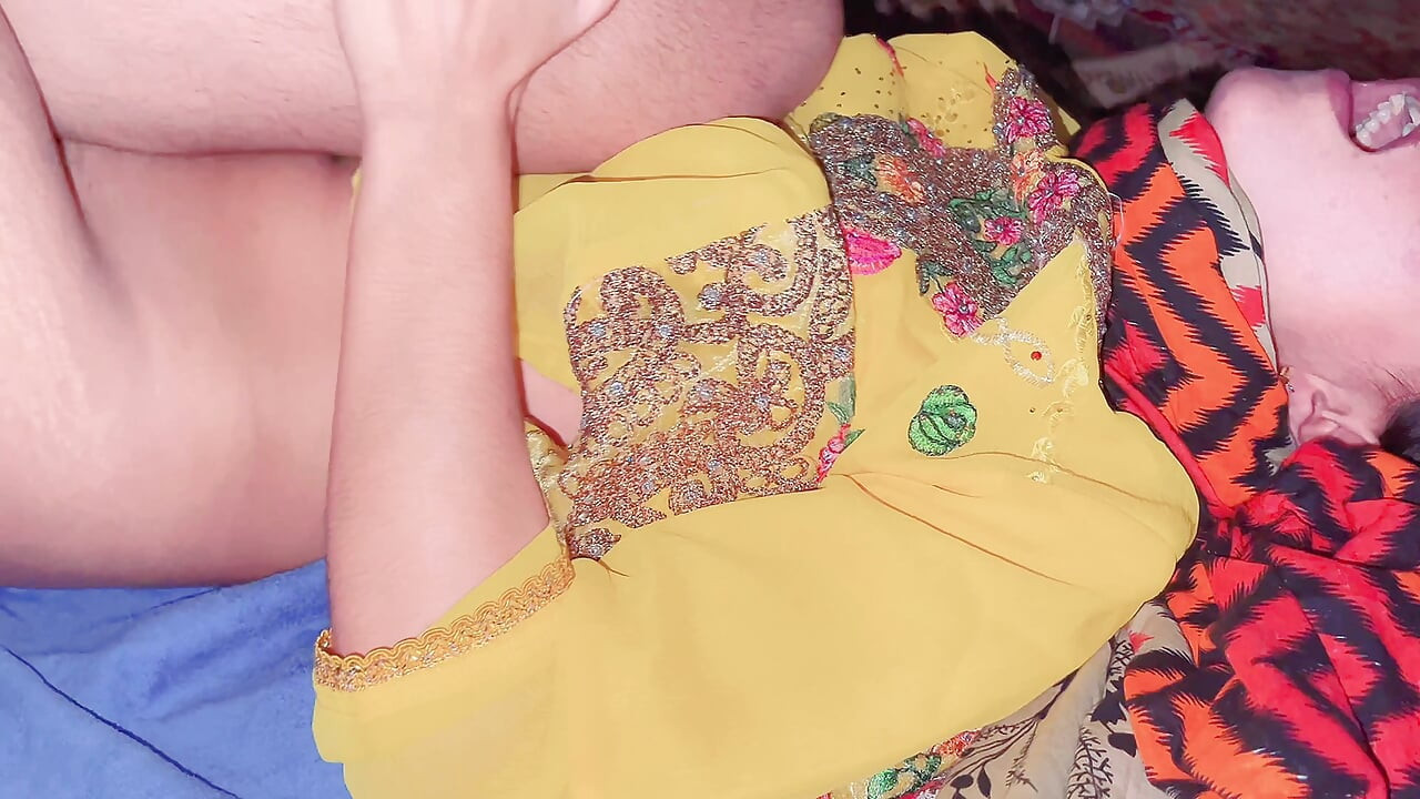 Paheli Bar Jija Sali Ki Chudai Hindi Voice me Indian Lady Frist time fucked