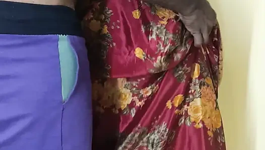 Неверная домохозяйка сари в рыжем цвете 1