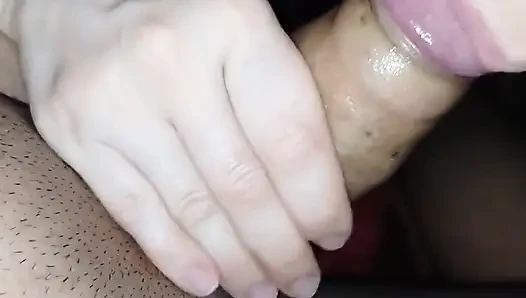 Oral dölleme, üvey kız kardeşimin ağzına boşalma
