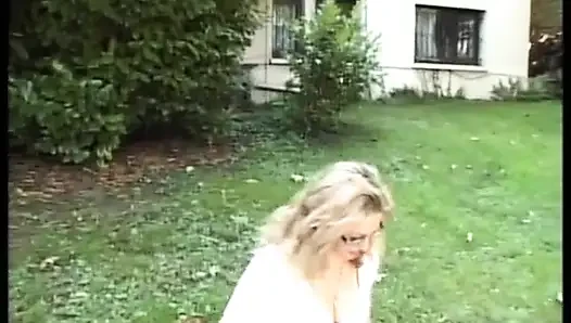 Dicke schlampen wurden im hardcore-vierer anal geritten