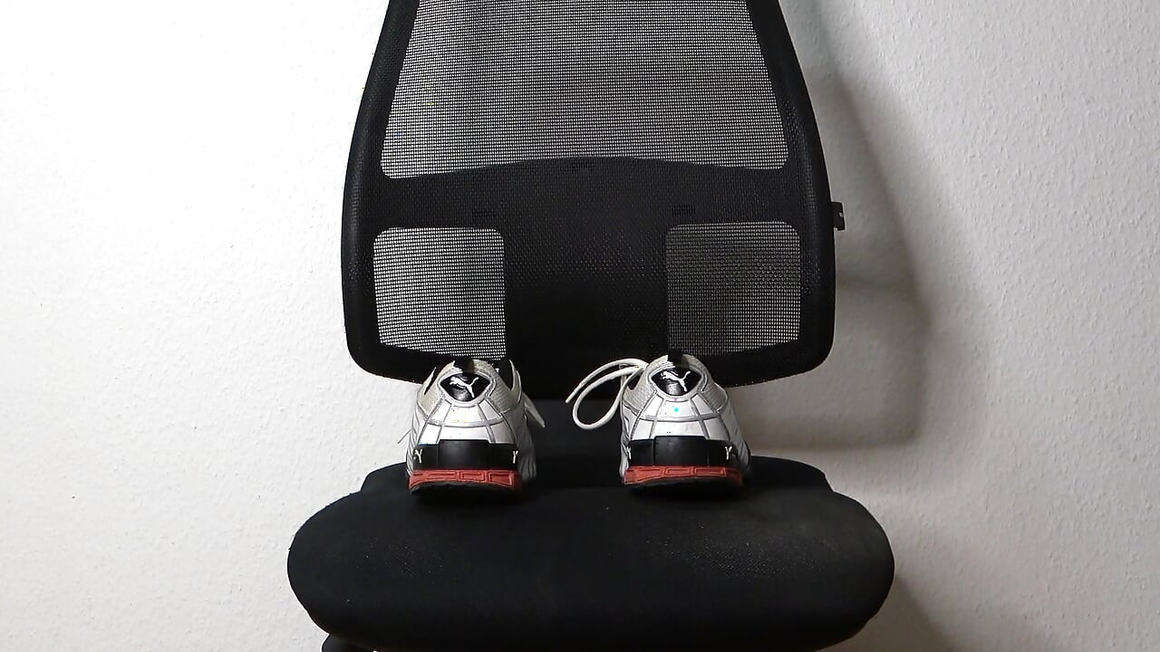Sneaker Sniff