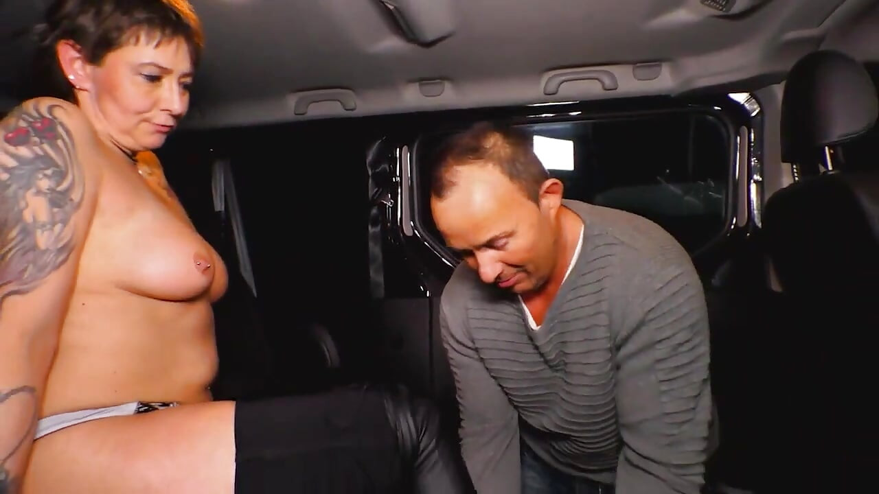 Milf enjoys sex in the car with wild pussy licking and fuck