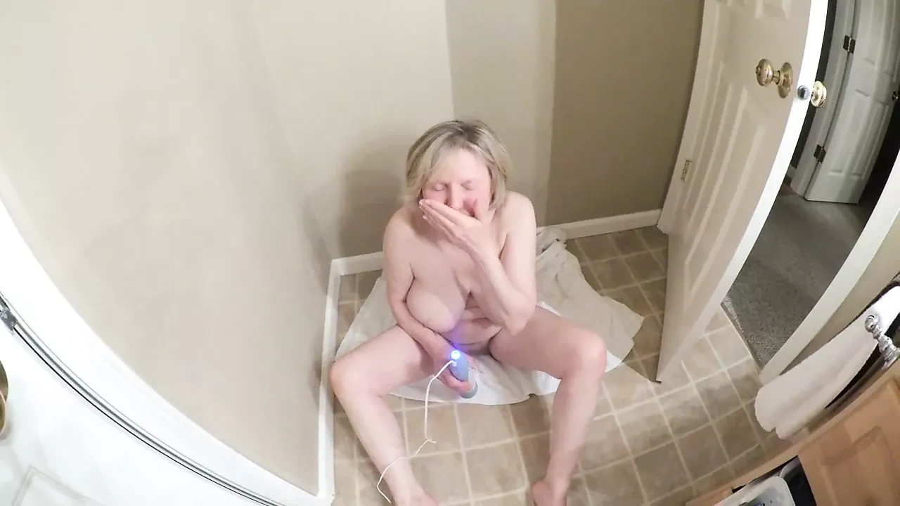 Marie's Epic Orgasm caught on sports cam video