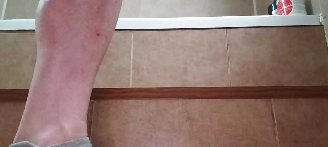 A new acquisition makes its appearance and breaks my pussy