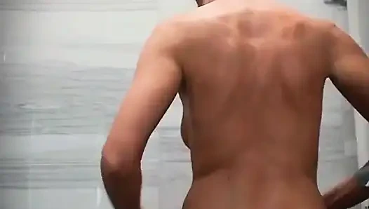 Приходи принять душ