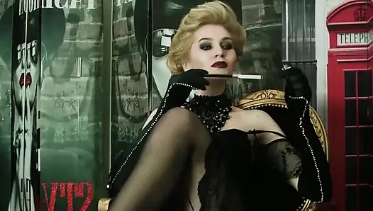 Kedi ve farenin erotik oyunu, tüm hayatınızın üzerine imza atmak için!!