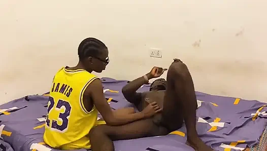 Amateur Slim Bitch Gets Drilled by Lover