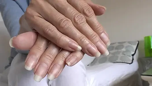 Tangan Musim Panas yang Elegan dan Kuku Jari Panjang, Dipersembahkan oleh Lady Victoria Valente
