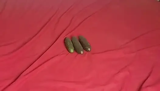 Using carrots  to squirt she is too wet and messy