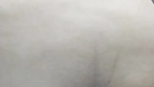 Женщина с большой задницей, жаждущая члена, кричит от удовольствия