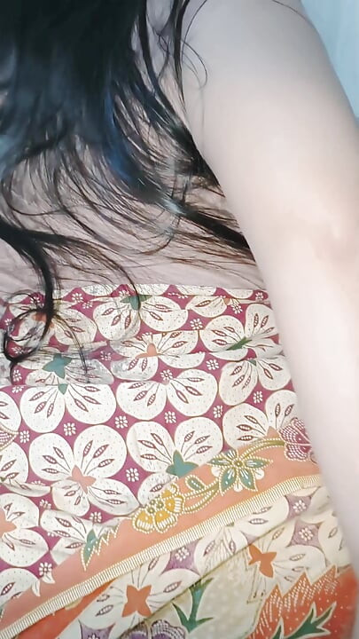 Horny looks at maid's ass and seduces her for sex together