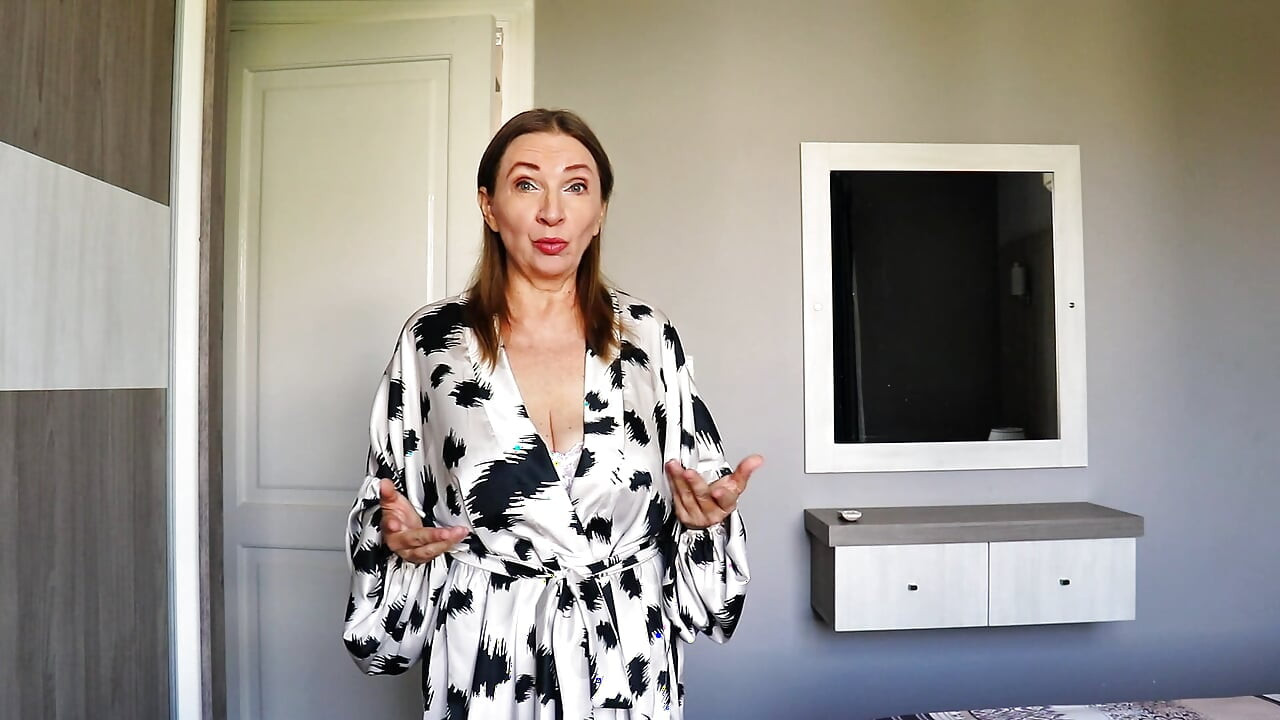 Mature Busty Futanari Reveals Her Secret For Stepson