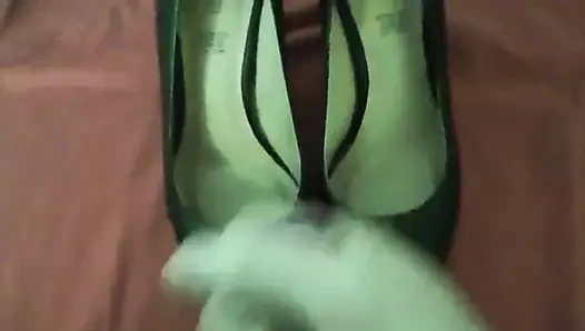 Ihre Schuhe besamt