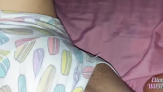Adik tiri india ngijinin aku mainin memeknya waktu dia datang ke ranjangku!