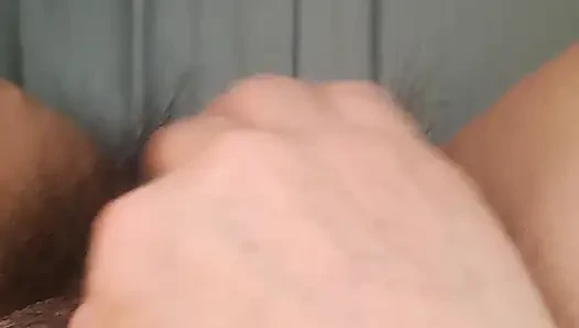 ein heißes erwachen, eine hand unter die bettlaken gleiten