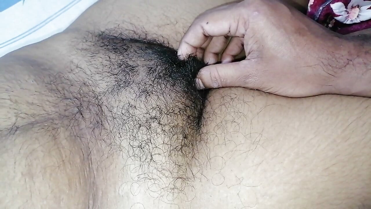 Ngực Á châu lông tự nhiên cận cảnh