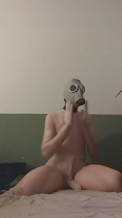 fiest time trying on latex and playing