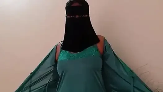 Hot wife removing bikni