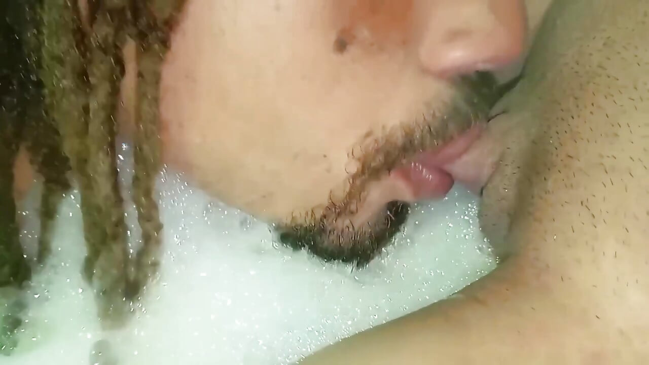 Chupei a Pica Dele No Banho E Fodemos até Gozar