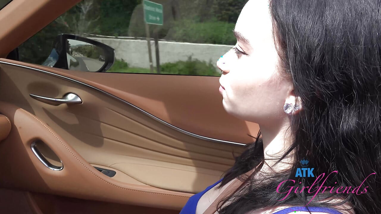 Beach Day Fun with Selena: Barefoot Sand & Shells, Then Roadside Sloppy Blowjob!