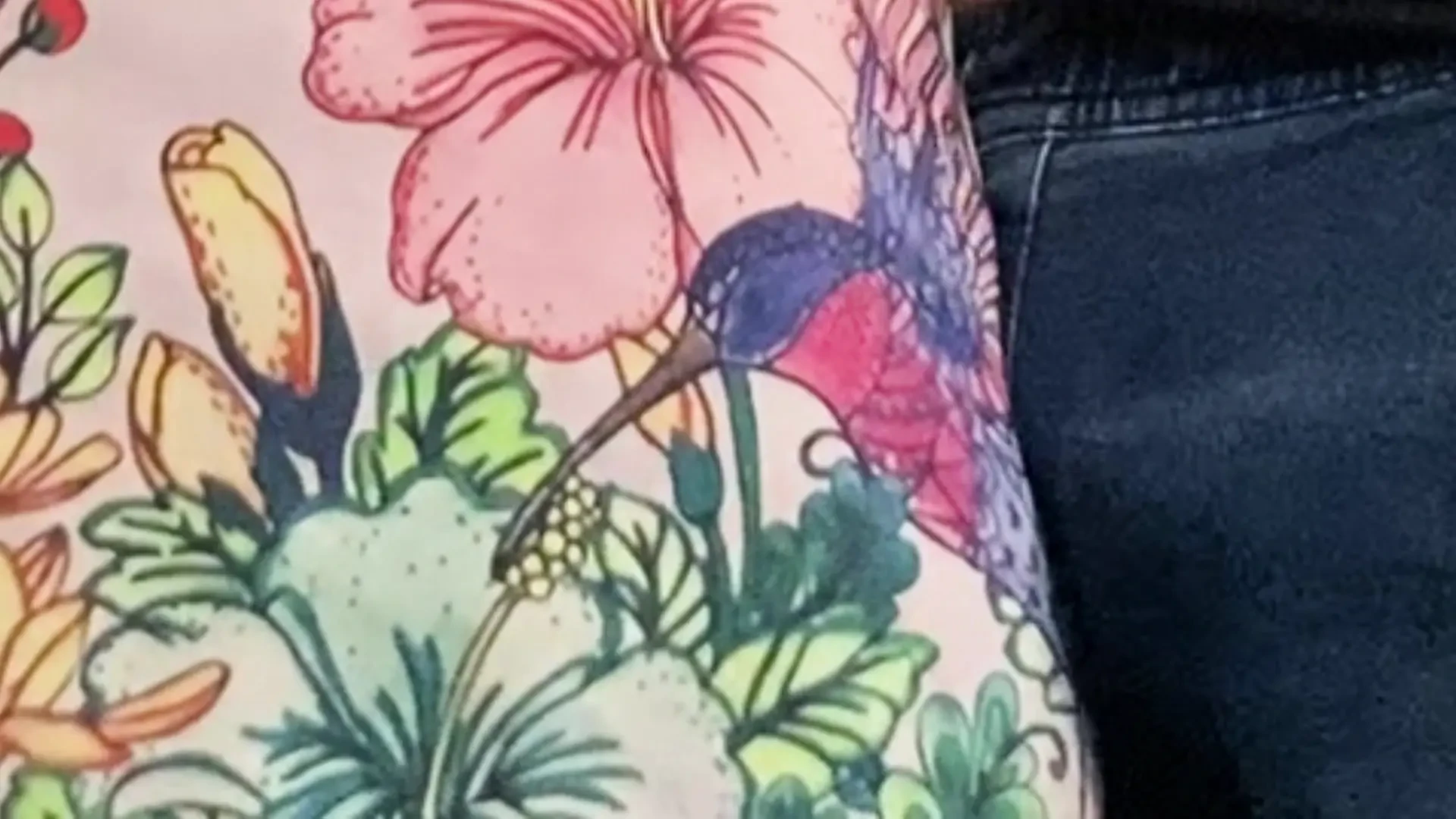 Fingering in Public Transport – No Panties Babe