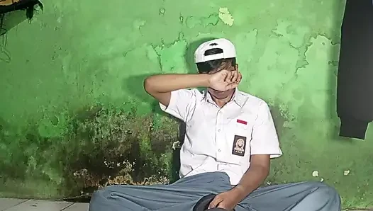 Young man tries round nude