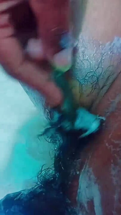 Kate Jaat ke bal Jungle kar diya Khali