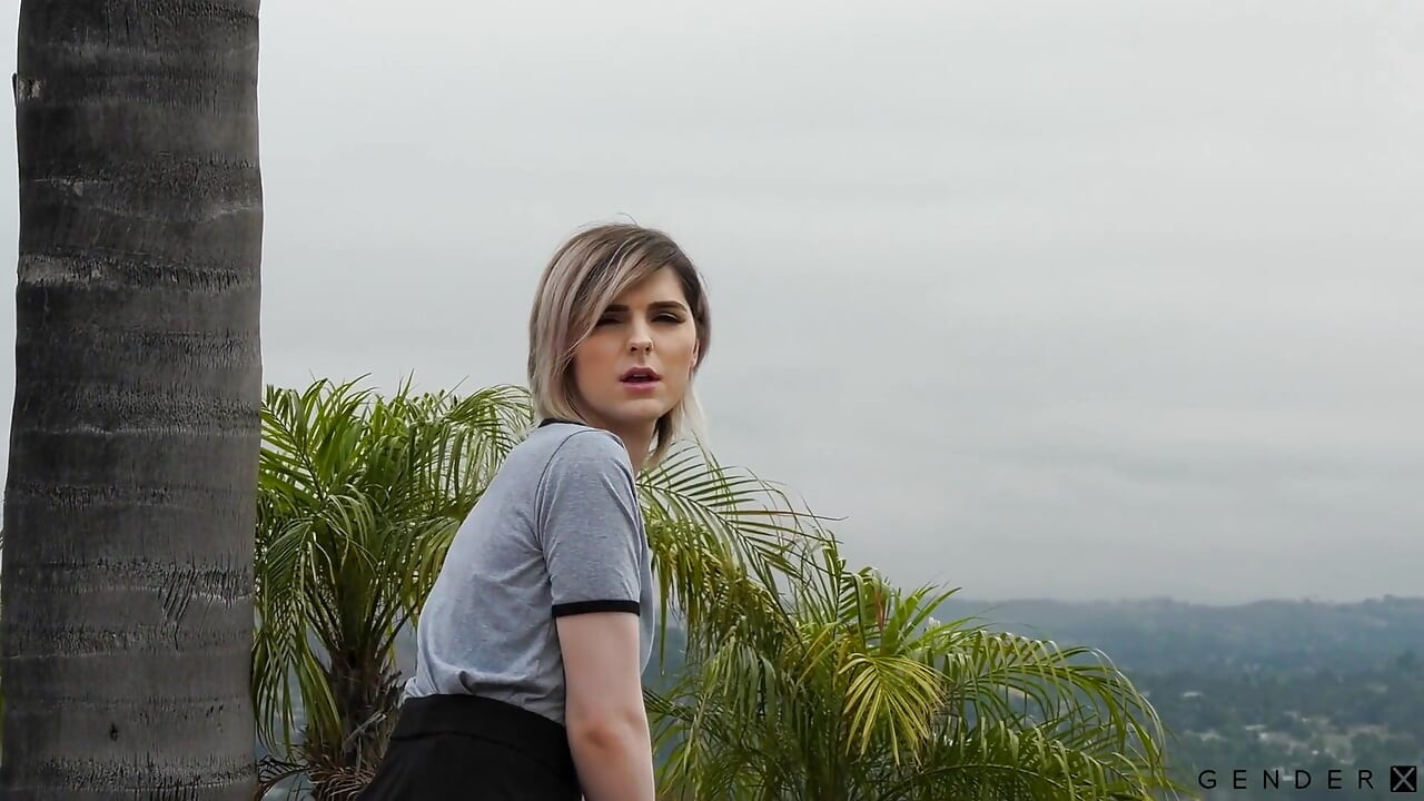 GenderX - Ts pokćerka Ella Hollywood jebana i facijalna od očuha
