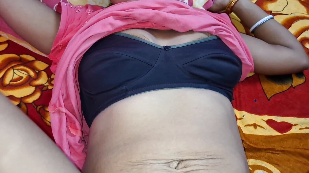 Hintli köy evli kadınla seks yapıyor