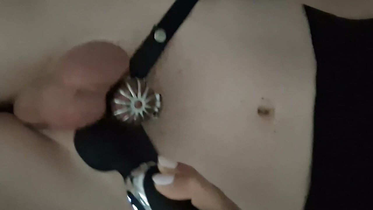 Cum while caged