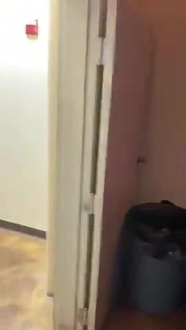 Ona želi striptizeta kurac