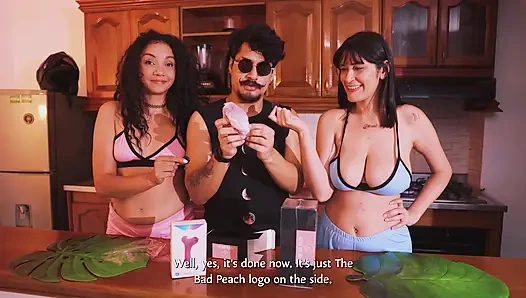 Делая это 2 джорджу спермы с некоторой помощью (Badpeach Toys обзор)