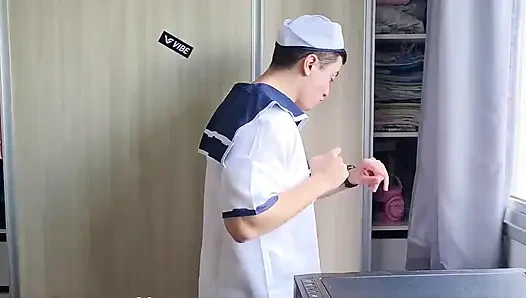 Богиня Kiffa и женщина-моряк делают ее коллегу