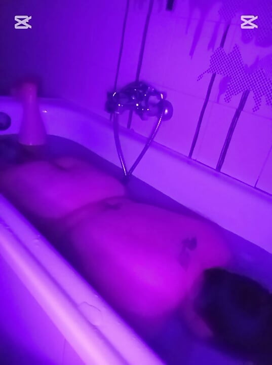 Water Session & Deepthroat Performance