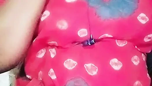 I am fingaring my pussy hardly.