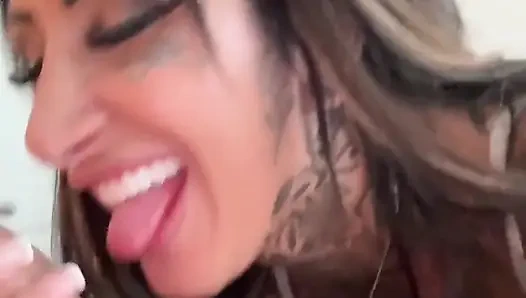 Ketika dia sangat menginginkan kontolmu