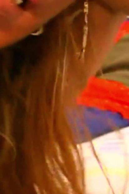 Trans prijatelji se jebu na krevetu