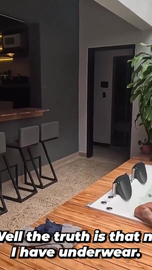 肌肉男在酒店遇到紅髮陌生人，忍不住想操她的衝動 |片段 1