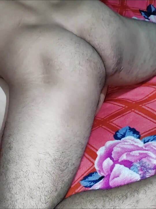 Open my vagina and it's my first time with my Tamil Indian stepsister in this X video.