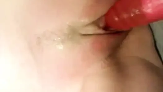Karısına dildo kullanıyor