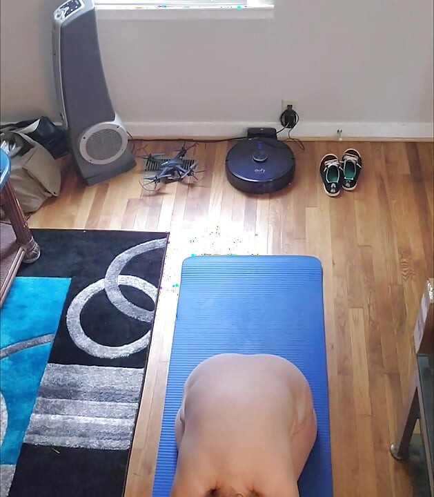 Hot BBW Does Her Morning Yoga!