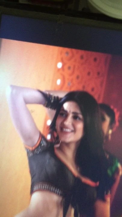 Αφιέρωμα με χύσια στη Sruthi Hassan