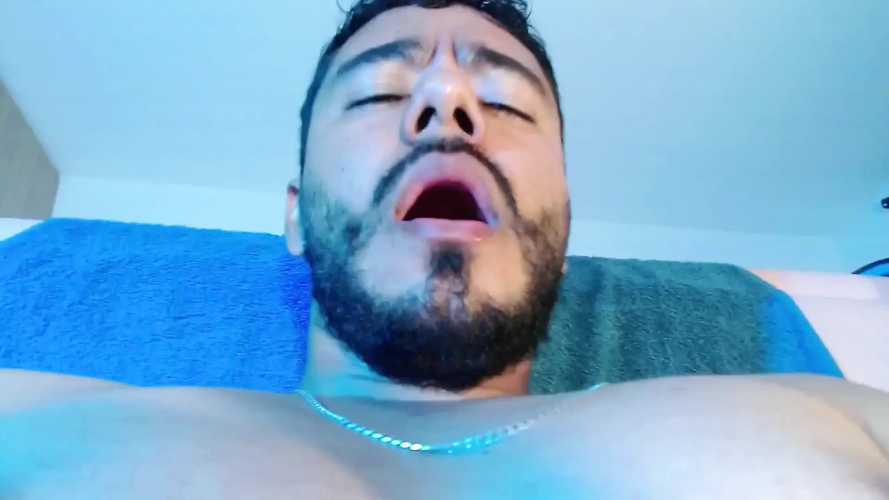 Talking Dirty and Moaning Very Loudly – Masturbation with a Lot of Oil