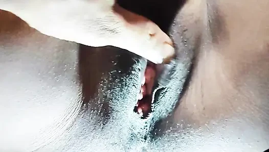 Kesenangan vagina ketat Desi Bhabhi datang
