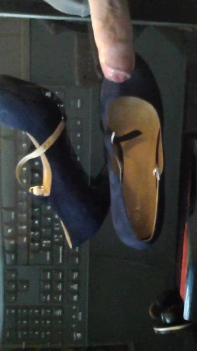 huge load on girfriend heel